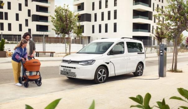 Caddy eHybrid heisst der elektrisch aufladbare Plug-in-Hybrid mit bis zu 122 km rein elektrischer Reichweite